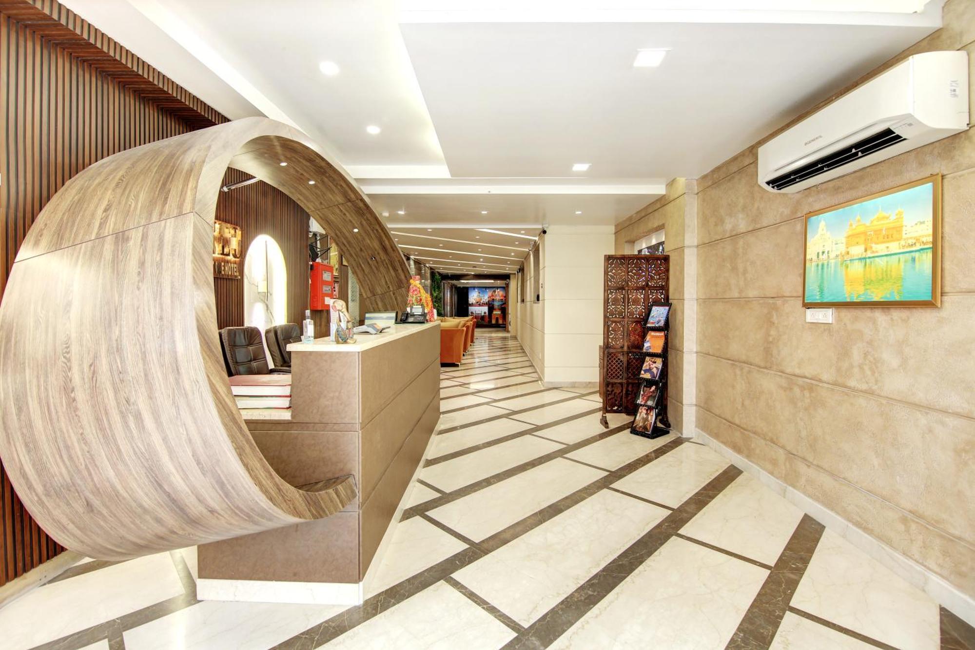 Hotel Neu Villa - Near Connaught Place & New Delhi Railway Station Dış mekan fotoğraf