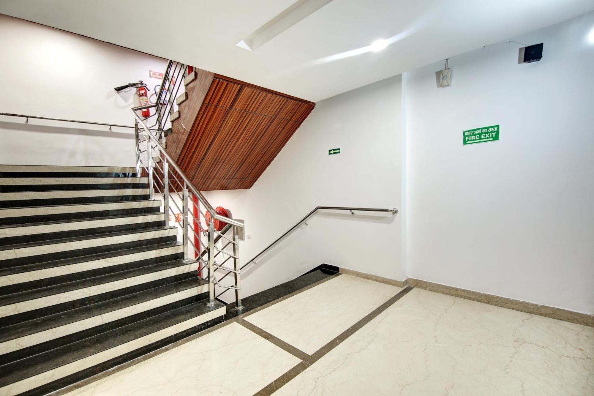 Hotel Neu Villa - Near Connaught Place & New Delhi Railway Station Dış mekan fotoğraf